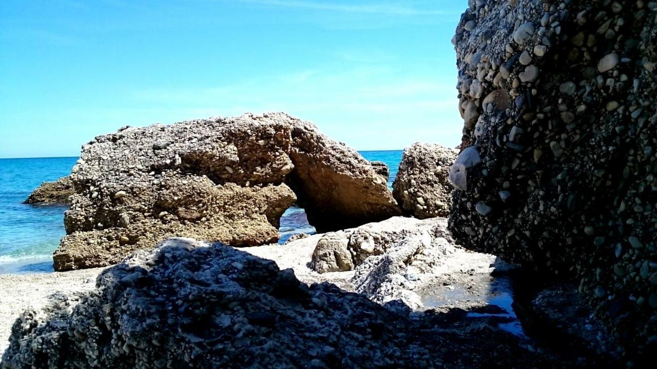Central Nerja Bagian luar foto