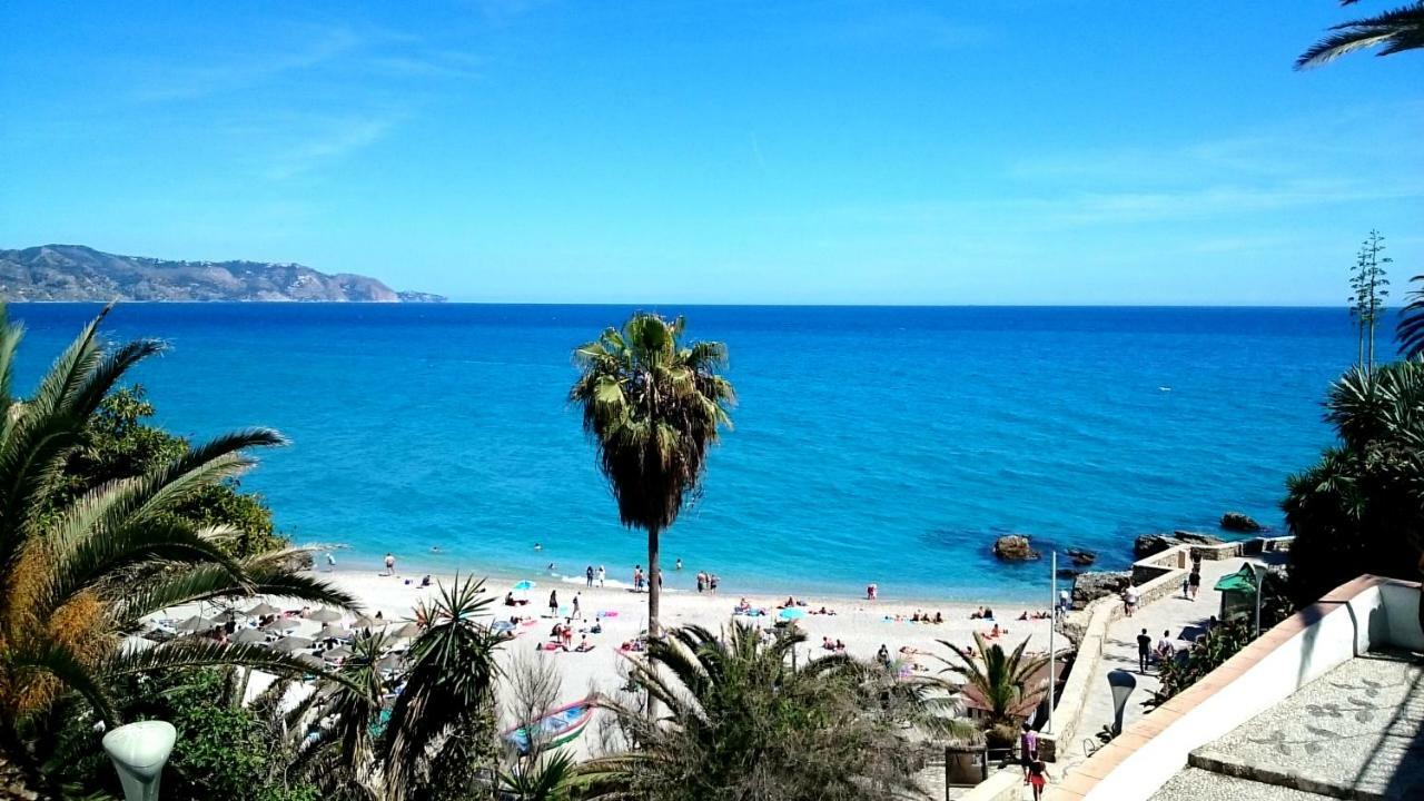 Central Nerja Bagian luar foto