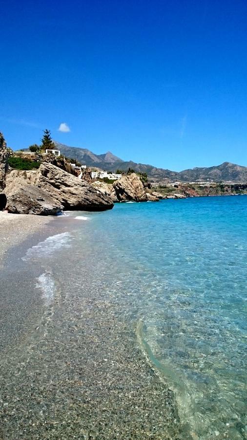 Central Nerja Bagian luar foto